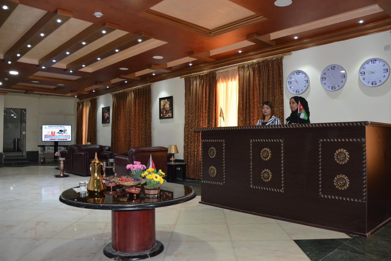 עמאן Teeba Palace Hotel Suites מראה חיצוני תמונה