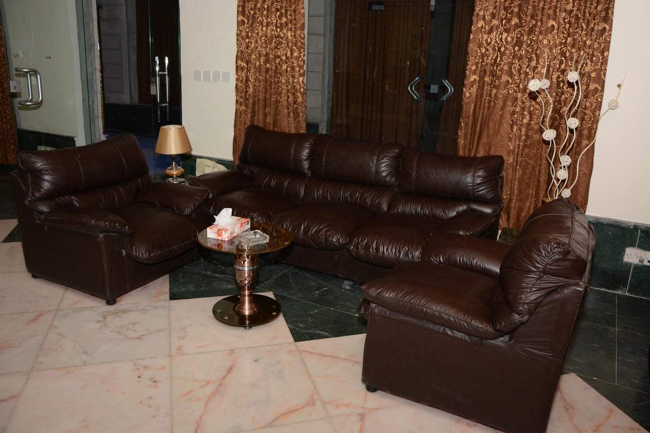 עמאן Teeba Palace Hotel Suites מראה חיצוני תמונה
